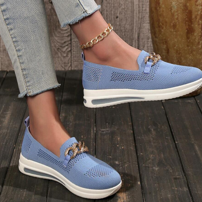 Cyndi || Zapatillas sin cordones con detalle de cadena