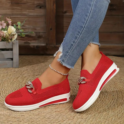 Cyndi || Zapatillas sin cordones con detalle de cadena
