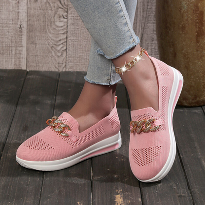 Cyndi || Zapatillas sin cordones con detalle de cadena