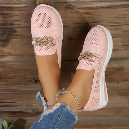 Cyndi || Zapatillas sin cordones con detalle de cadena