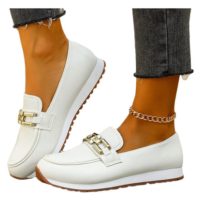 ALHENA  || Mocasines blancos con cadena dorada